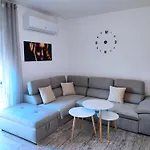 Sabi Qerret 아파트
