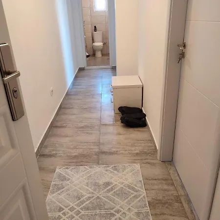 Sabi Qerret Apartamento