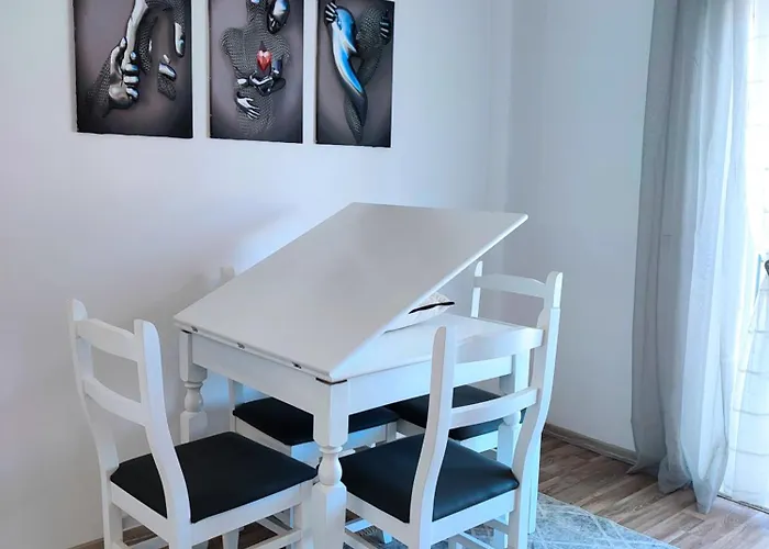 Sabi Qerret Apartman Golem