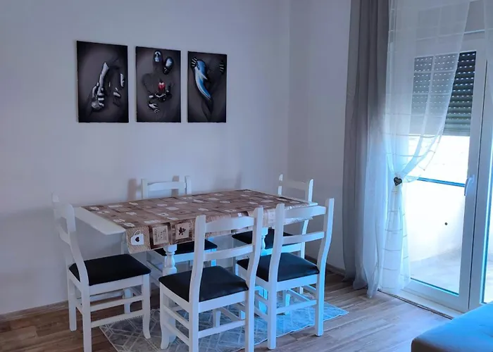 Sabi Qerret Apartman Golem